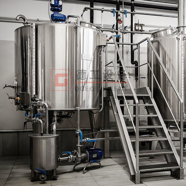 1000L Equipo de fabricación de cerveza profesional Pilsen / IPA Tanque de elaboración de cerveza Planta de microcervecería flexible
