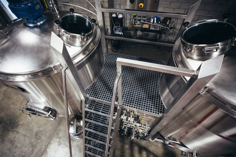 cervecer&iacute;a de cerveza de plataforma