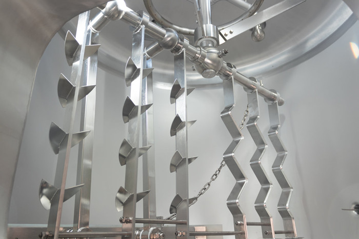 Sistema de rastrillo dentro del tanque de pur&eacute; / lauter