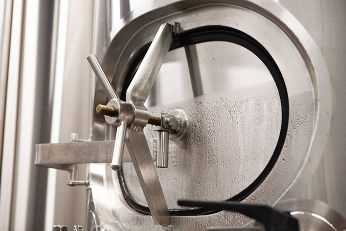 boca de acceso lateral